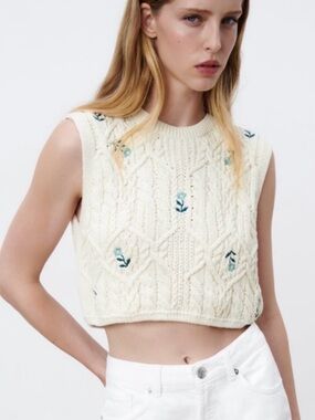 Zara Sleeveless Cream Cable Knit Cropped Sweater Top